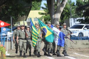 Dia de Tiradentes: PM homenageia policiais e forma turma de oficiais durante solenidade