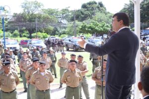 Dia de Tiradentes: PM homenageia policiais e forma turma de oficiais durante solenidade