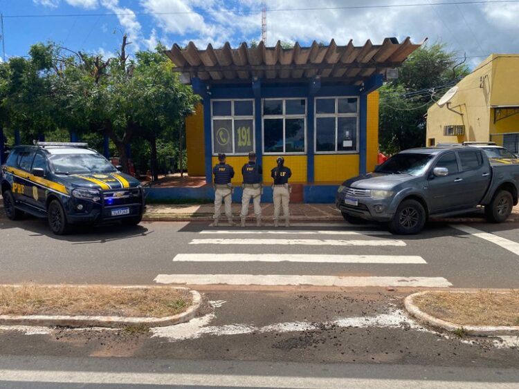 Veículo roubado no Rio Grande do Norte é recuperado pela PRF em Picos