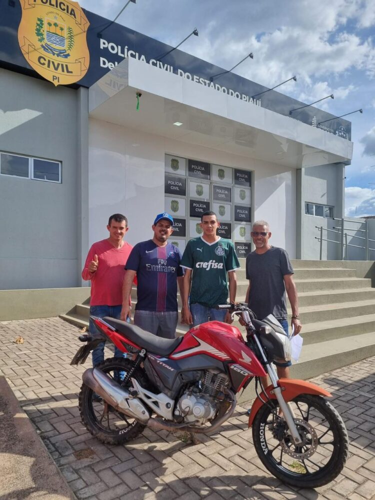 Motocicletas e aparelhos celulares são restituídos para seus proprietários em Canto do Buriti