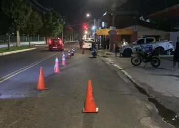 Nove pessoas são conduzidas por embriaguez ao volante e 12 celulares são recuperados durante blitz