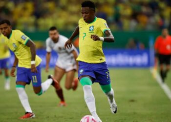 Endrick brilha, marca nos acréscimos, e Brasil vence o México em amistoso nos EUA