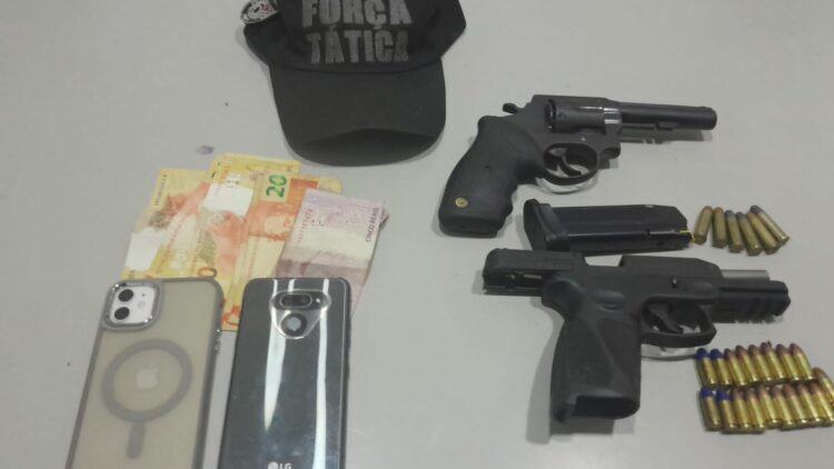 Dupla é presa com arma de fogo na zona sudeste de Teresina