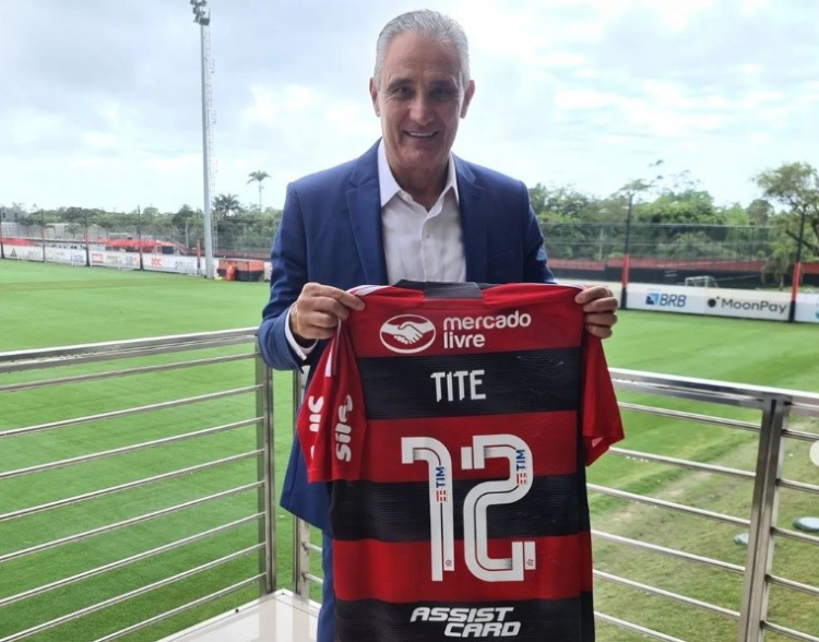 Tite, treinador do Flamengo é internado após arritmia