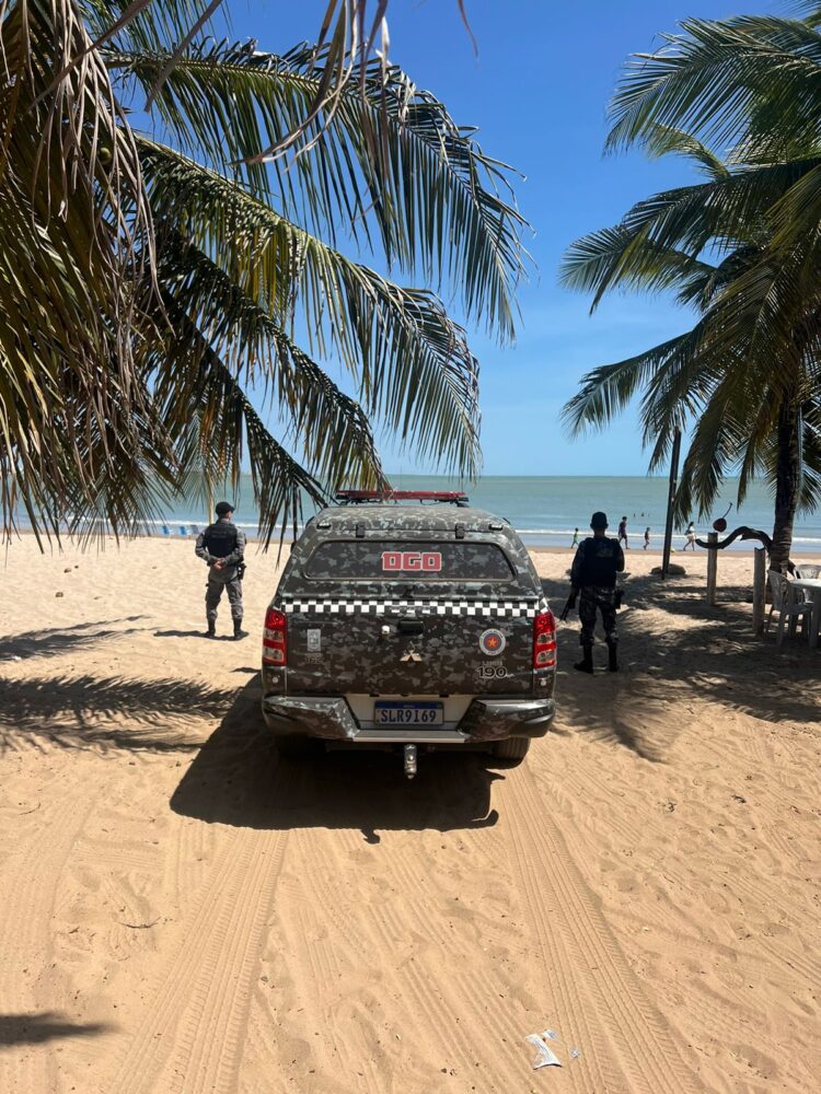 Polícia Militar realiza prisões, recupera veículos e apreende drogas durante operação no litoral