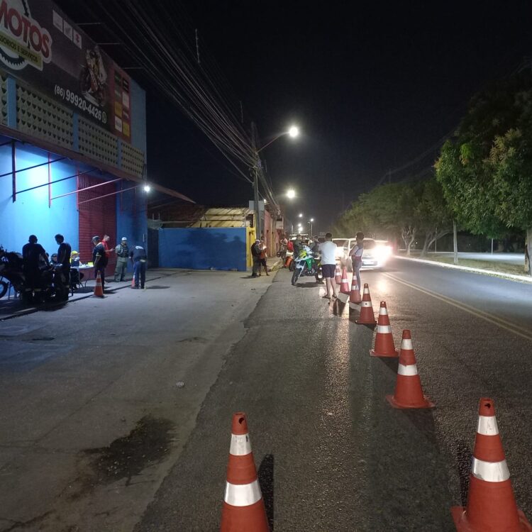 Seis aparelhos celulares roubados são recuperados durante blitz em Teresina