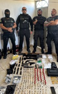 Polícia Civil prende 14 pessoas, apreende armas, drogas e munições durante operação em Floriano