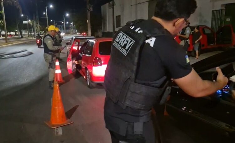 Cinco pessoas são conduzidas por embriaguez ao volante durante blitzen em Teresina