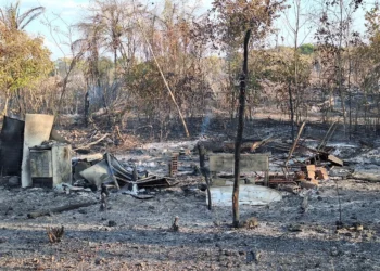 Forte incêndio destrói três casas e deixa rastro de perdas em Lagoa do Piauí