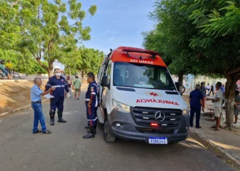 Homem é encontrado morto por populares em praça pública na cidade de Picos