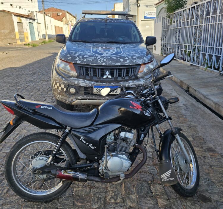 Motociclista é preso por realizar manobras perigosas em via pública na cidade de Paulistana