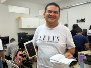 Secretaria de Segurança Pública devolve 200 celulares roubados no Piauí