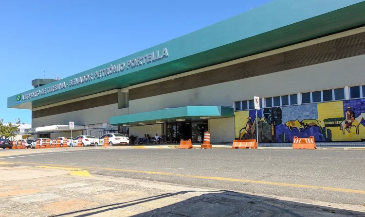 Aviões colidem em pátio do Aeroporto de Teresina e voos são cancelados