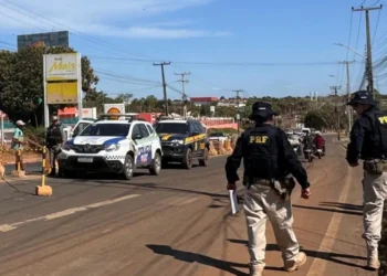 Homem é preso após tentar alterar local de acidente na BR-343, em Altos