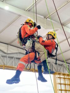 Bombeiros do Piauí concluem curso de salvamento em altura no estado de Goiás