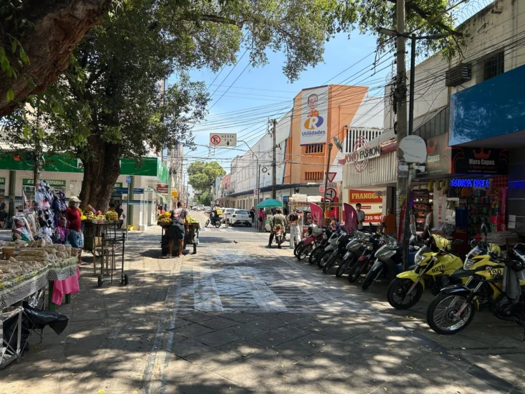 Dia de Finados: veja o que abre e o que fecha neste sábado (02) em Teresina