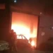 Forte incêndio destrói veículos dentro de auto mecânica na zona Leste de Teresina